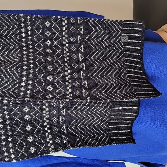 Men's Scarf - Picture 3 of 6